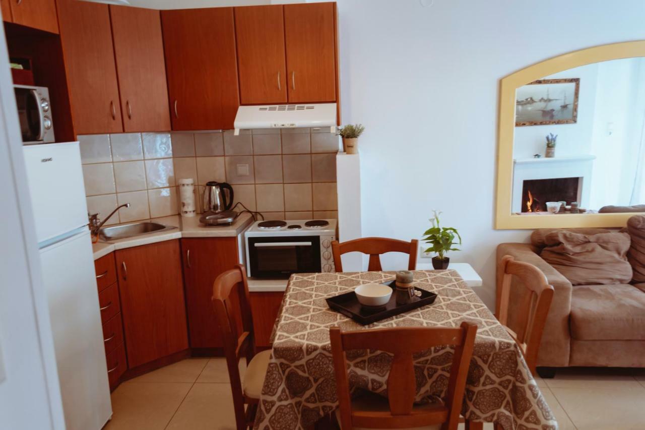 Sun Βy Τhe Sea 100M From The Beach Apartment Agia Pelagia  Exterior photo