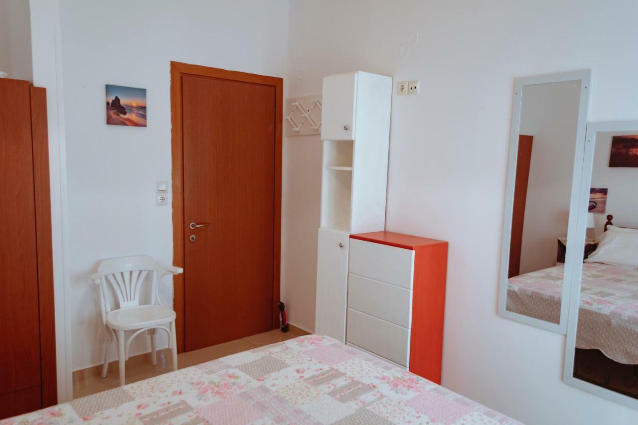 Sun Βy Τhe Sea 100M From The Beach Apartment Agia Pelagia  Exterior photo